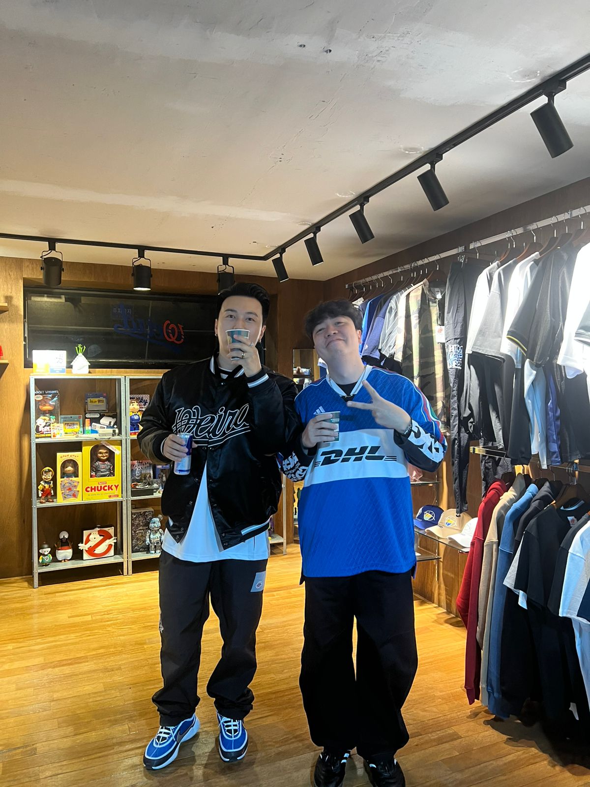 Seoul Retail Guide by Wormhole : Not only Kimchi, but a bunch of oversized Local Streetwear Brands