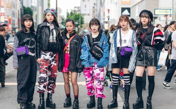 Streetwear Ala Jepang vs Amerika. Apa Ciri Khasnya?