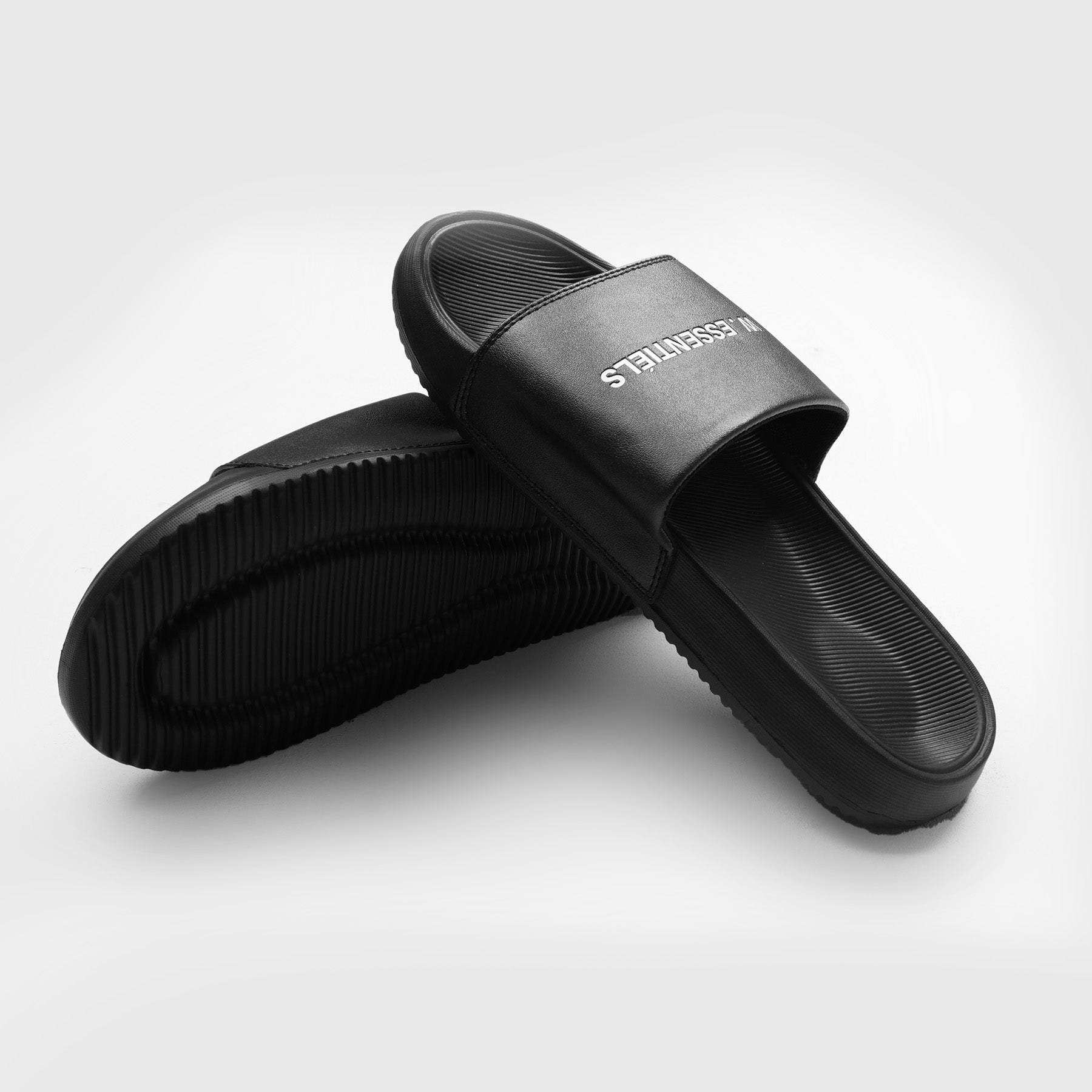 W.Essentiels Le Faivre II Slides Noir Black